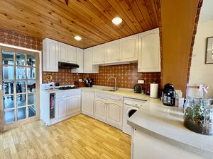 Photo 11- click for photo gallery